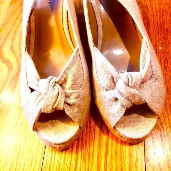 TALBLOTS New Ladies WEDGES So Pretty! π€©β - Picture 4 of 8
